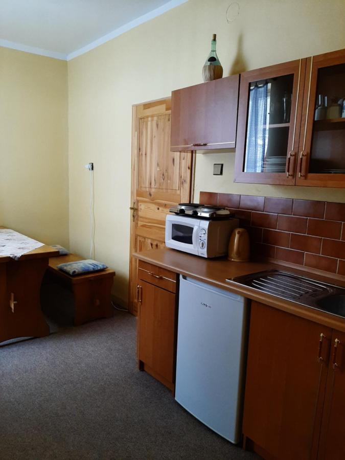 Apartmany-Zamecka Restaurace Jindrichovice Bagian luar foto
